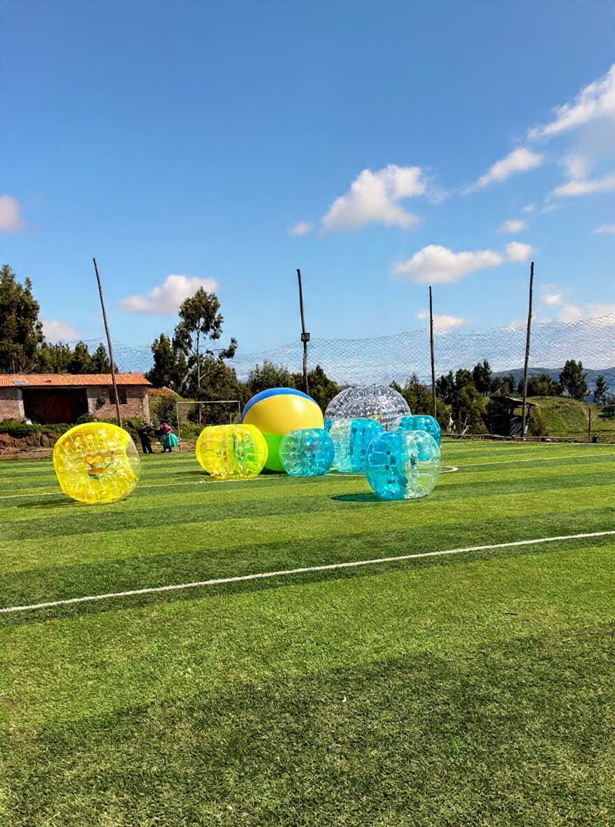Bolos chocones en el campo del fundo